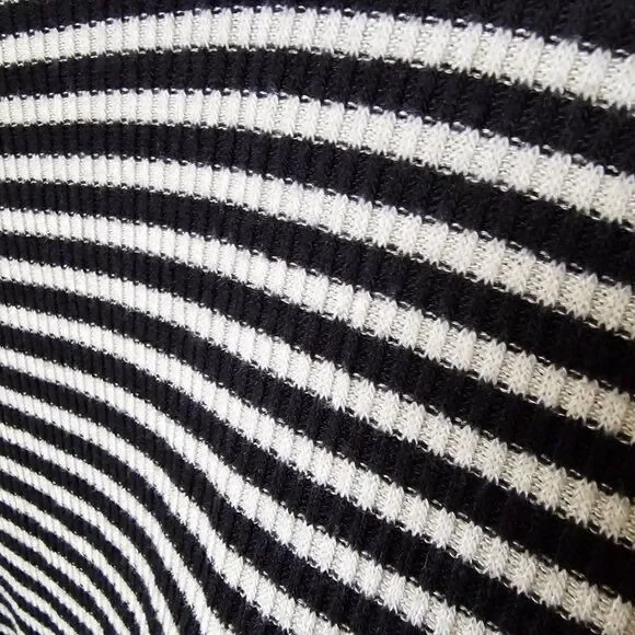 EUC LUCKY BRAND DEEP V NECK STRIPED HALF SLEEVES RIBBED TOP SIZE XL - Picture 7 of 13